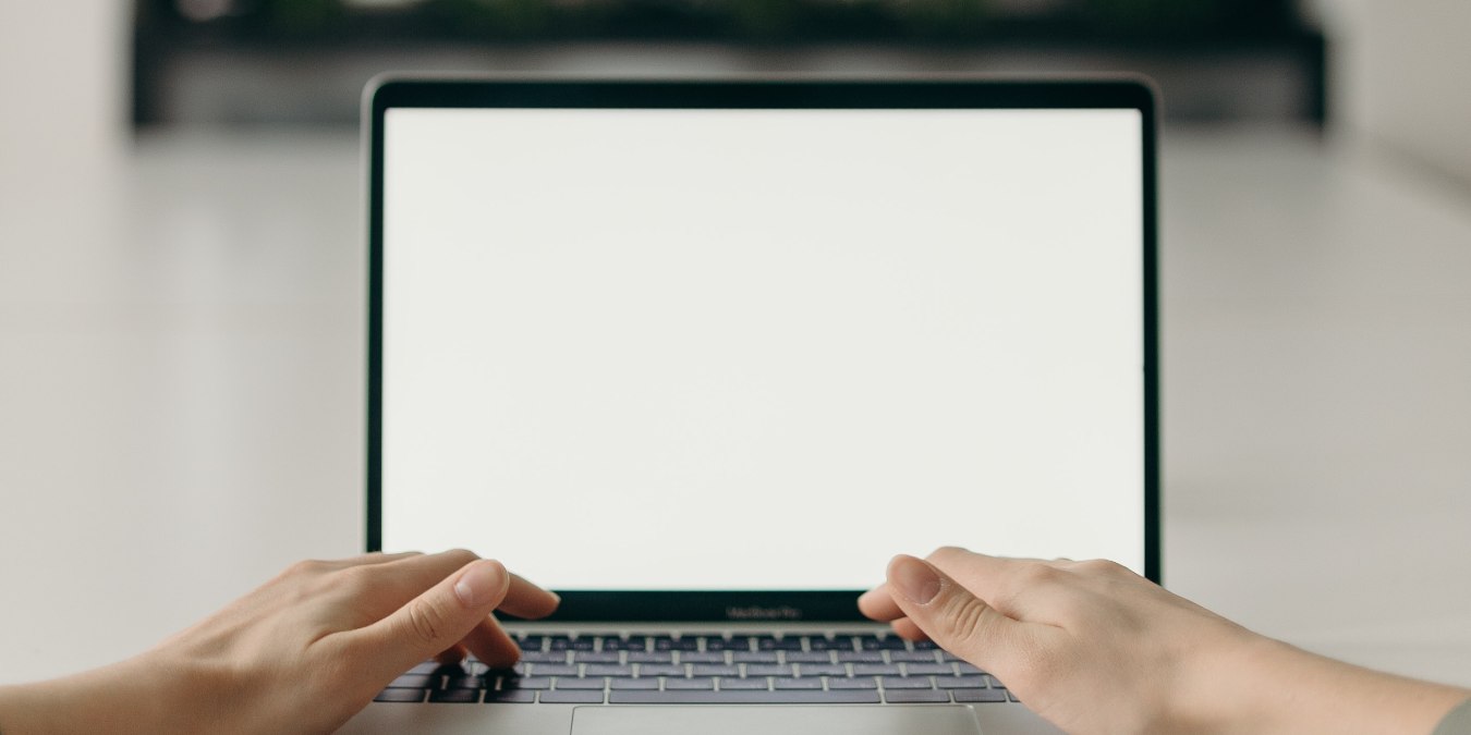 laptop-screen-repair-shop-dubai laptop-screen-repair-shop-dubai